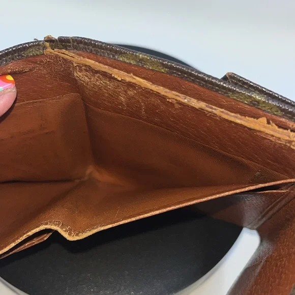 Authentic LV - Picture 11 of 15